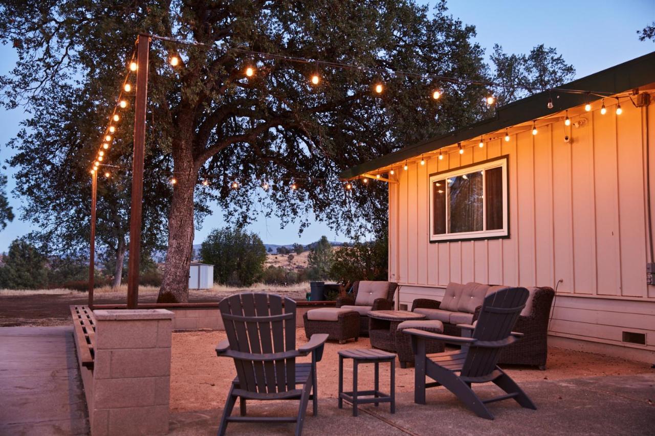 Bed And Barrel At Stonehouse Cellars Acomodação com café da manhã Clearlake Oaks Exterior foto